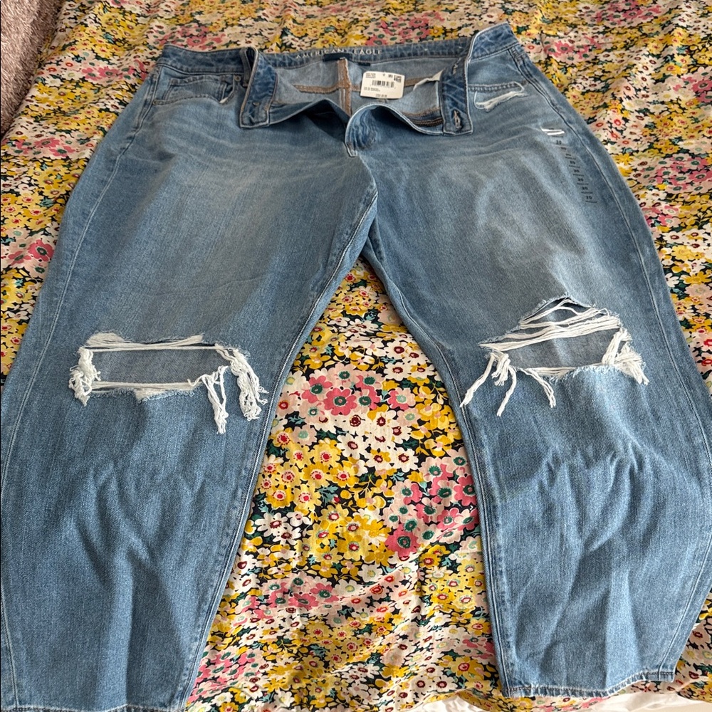 American Eagle Outfitters Mom Jeans